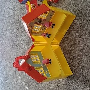 Peppa Pig House with Figures